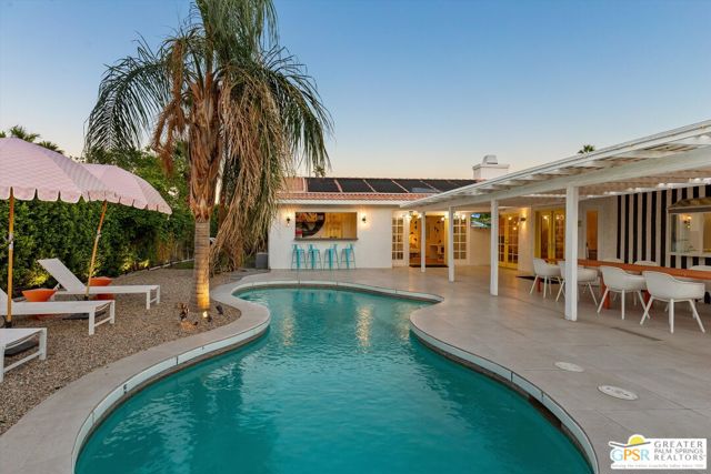 2880 E San Angelo Road, Palm Springs CA: https://media.crmls.org/mediaz/b13ee118-3bbe-4896-98b9-af451af9f66b.jpg