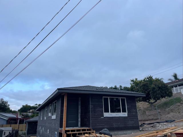 3335 37 S Barcelona St., Spring Valley CA: https://media.crmls.org/mediaz/b13f1111-0c4e-48b5-b952-dfda29556f05.jpg
