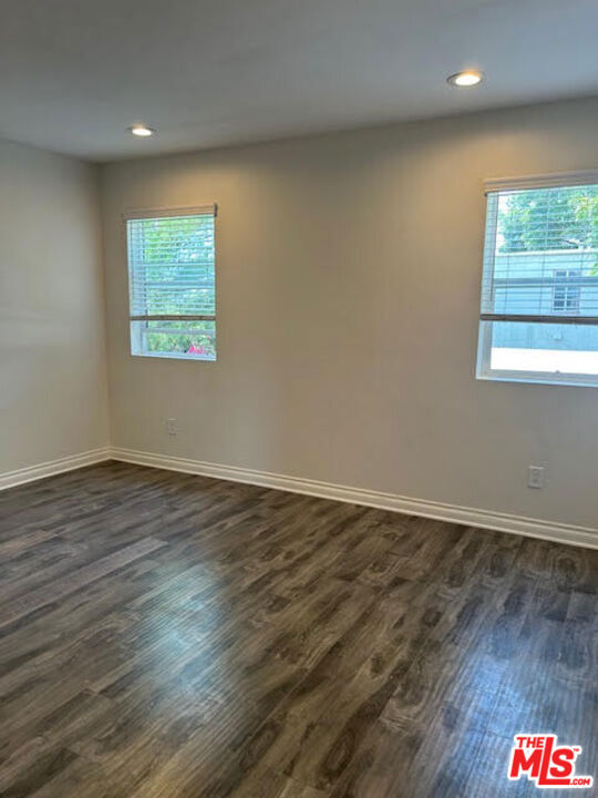 523 N Benton Way, Los Angeles CA: https://media.crmls.org/mediaz/b13f3412-9a83-473c-a681-5f34be479e91.jpg