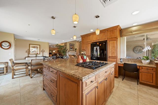 49 Camisa Lane, Palm Desert CA: https://media.crmls.org/mediaz/b140a846-bc75-4daf-9bef-4ff856dfbcf3.jpg