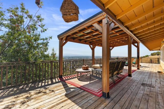 14990 Garcal Drive, San Jose CA: https://media.crmls.org/mediaz/b140c267-4620-4259-8cde-891953b1b261.jpg