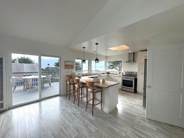 304 12th Street, Montara CA: https://media.crmls.org/mediaz/b14105d8-18f6-48ba-b40c-7121757e7b1e.jpg