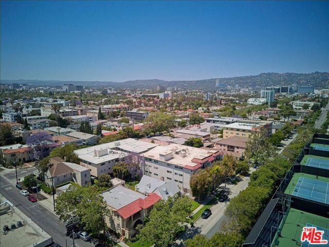 853 S Le Doux Road, Los Angeles CA: https://media.crmls.org/mediaz/b14226aa-11cb-430a-9c03-060b442e6634.jpg