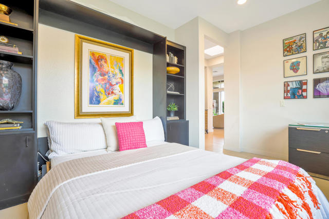 502 Desert Holly Drive, Palm Desert CA: https://media.crmls.org/mediaz/b142f5a9-12e0-4806-8280-631ff184f88e.jpg
