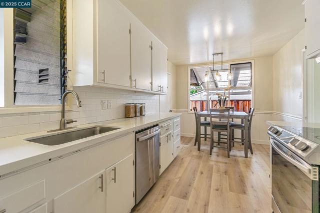 3119 Meadowbrook Dr, Concord CA: https://media.crmls.org/mediaz/b14363e1-91e7-4e42-8ad3-d178fd83b53f.jpg