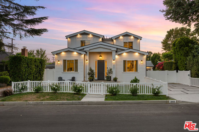 4943 Stern Avenue, Sherman Oaks CA: https://media.crmls.org/mediaz/b143a56b-da84-46d8-b0b0-1313b8d747b7.jpg