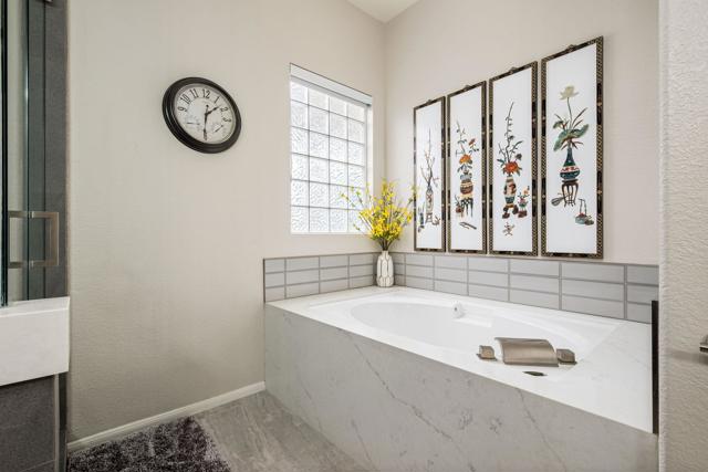 44580 S Heritage Palms Drive, Indio CA: https://media.crmls.org/mediaz/b143b631-d90d-4d02-9776-1ea74f35afe3.jpg