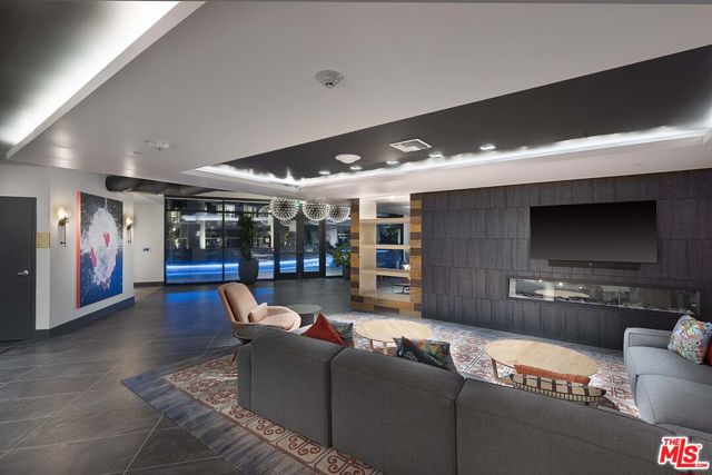 1331 N Cahuenga Boulevard, Los Angeles CA: https://media.crmls.org/mediaz/b143eca6-120c-4199-bbac-9cb16459685a.jpg