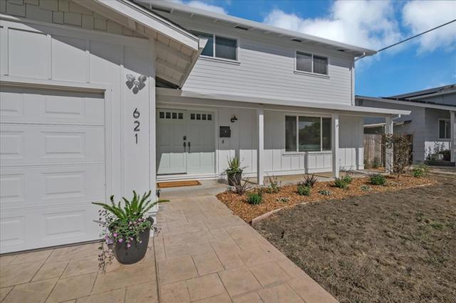 621 Monterey Avenue, Capitola CA: https://media.crmls.org/mediaz/b145502b-8879-46e7-a2b4-87d109eb4c8d.jpg