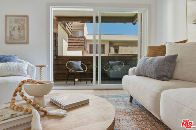 1 Bed Home for Sale in Encino, California
