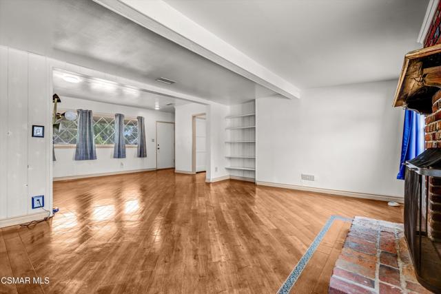 17400 Cantlay Street, Lake Balboa CA: https://media.crmls.org/mediaz/b145bb4c-5c18-41fe-ab8e-c2a9984ccd9f.jpg