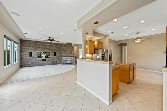 79862 Amora Drive, La Quinta CA: https://media.crmls.org/mediaz/b1461b46-8a76-49e4-9f83-33257e15b214.jpg