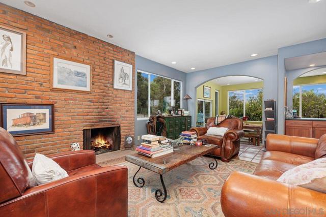 Image 10 of 50 For 2238 Oceanview Rd