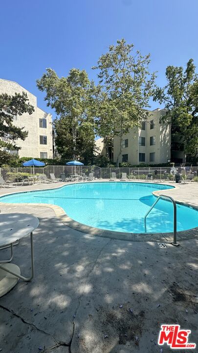 10205 Summertime Lane, Culver City CA: https://media.crmls.org/mediaz/b146dc4c-2be7-40af-b398-dcfad56c7094.jpg