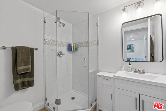 1848 19th Street, Santa Monica CA: https://media.crmls.org/mediaz/b146f49b-5c81-4ecb-962e-aa18f8a3b709.jpg