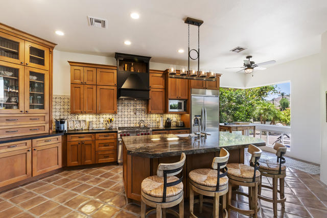 78920 Cabrillo Way Way, La Quinta CA: https://media.crmls.org/mediaz/b14722cc-adb1-426d-a698-f6892c9cb13d.jpg