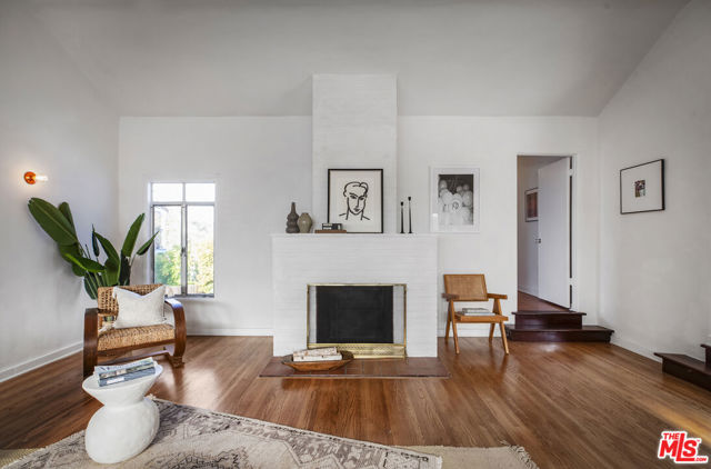 2316 Kenilworth Avenue, Los Angeles CA: https://media.crmls.org/mediaz/b1477628-4279-49a7-b66e-65c17f7bc7eb.jpg