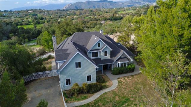 26691 Oak Trail Rd, Valley Center CA: https://media.crmls.org/mediaz/b147abd5-2fce-49fd-a575-2cf1c24b2809.jpg
