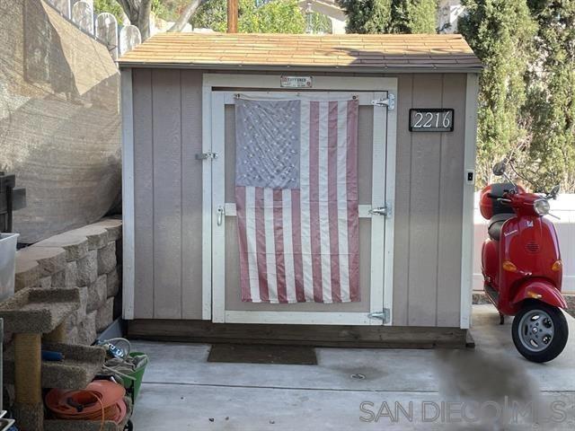 2216 Crest Dr, El Cajon CA: https://media.crmls.org/mediaz/b147fd84-bd2c-496c-9f8c-439780c7ab88.jpg