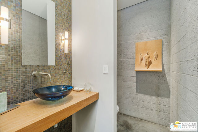 Image 41 of 52 For 27 Grande View Court