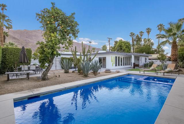 1529 S Calle Palo Fierro, Palm Springs CA: https://media.crmls.org/mediaz/b14b56f7-e484-441c-ab45-c15d2147b87d.jpg