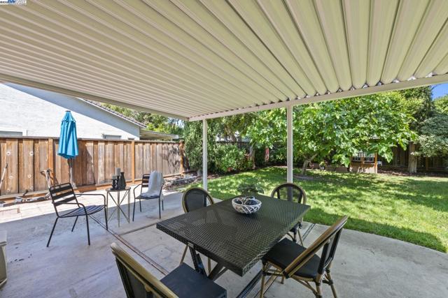 771 Hagemann Dr, Livermore CA: https://media.crmls.org/mediaz/b14b804a-7f21-4fee-8794-503c31eda08a.jpg
