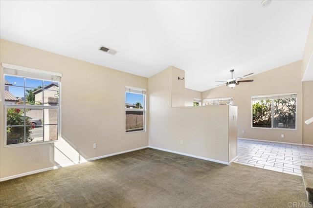 Detail Gallery Image 4 of 41 For 2268 Poppy Hills Dr, Chula Vista,  CA 91915 - 3 Beds | 2/1 Baths
