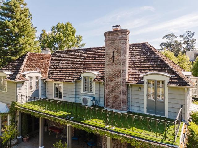 2155 Geri Lane, Hillsborough CA: https://media.crmls.org/mediaz/b14c7f6f-e1f9-4ae7-893e-c900963cb23c.jpg