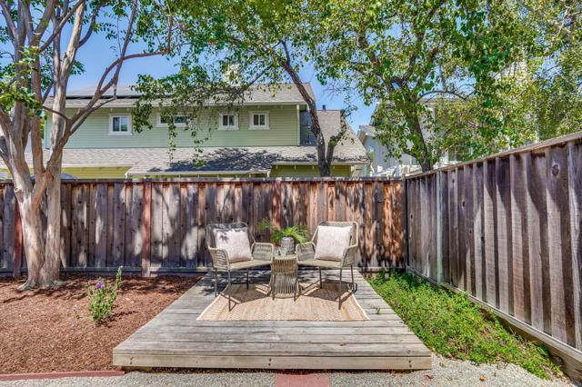 304 Windmill Park Lane, Mountain View CA: https://media.crmls.org/mediaz/b14c9758-4233-4935-be0e-2211881c82cd.jpg