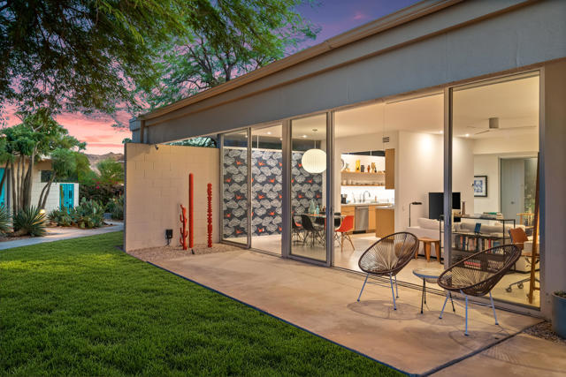 260 Desert Lakes Drive, Palm Springs, CA 92264
