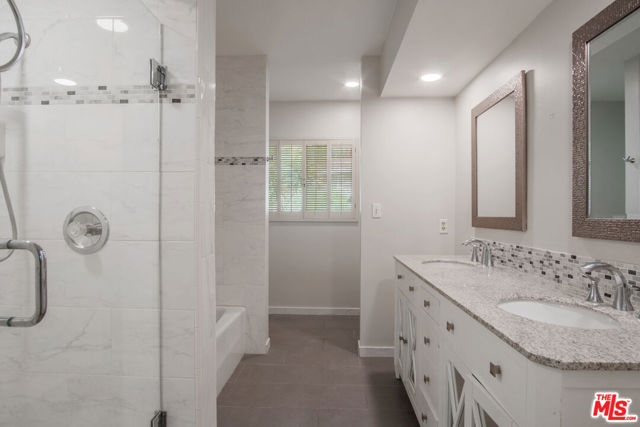 11410 Canton Drive, Studio City CA: https://media.crmls.org/mediaz/b14e7372-71c9-4621-97c7-2aa261650689.jpg
