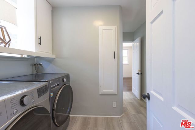 2547 Canyon Drive, Los Angeles CA: https://media.crmls.org/mediaz/b14ed28c-626e-421a-af46-1d579a460dd7.jpg