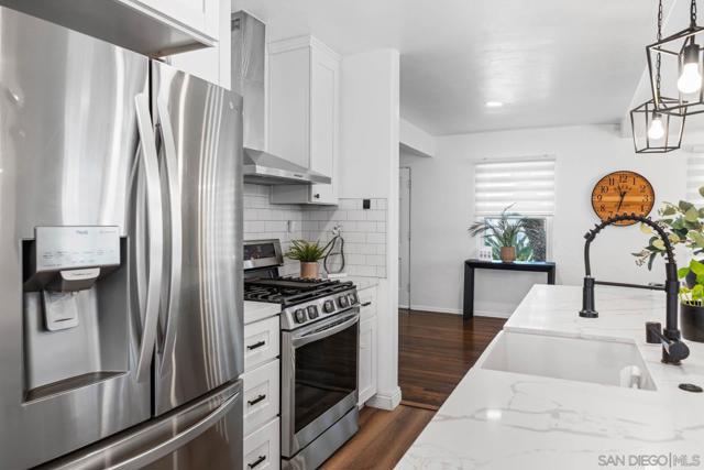 516 Bonito Avenue, Imperial Beach CA: https://media.crmls.org/mediaz/b14ee7c0-8778-43ee-8b77-183e02c5230f.jpg