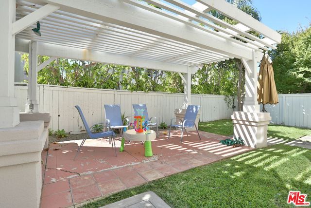 27 Comiso, Irvine CA: https://media.crmls.org/mediaz/b14ef32b-1b8d-4fa2-bb52-c0ff7e6f723f.jpg
