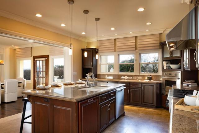 1051 Ocean View Boulevard, Pacific Grove CA: https://media.crmls.org/mediaz/b14f90b3-eecd-4885-89ab-f86a3836d599.jpg