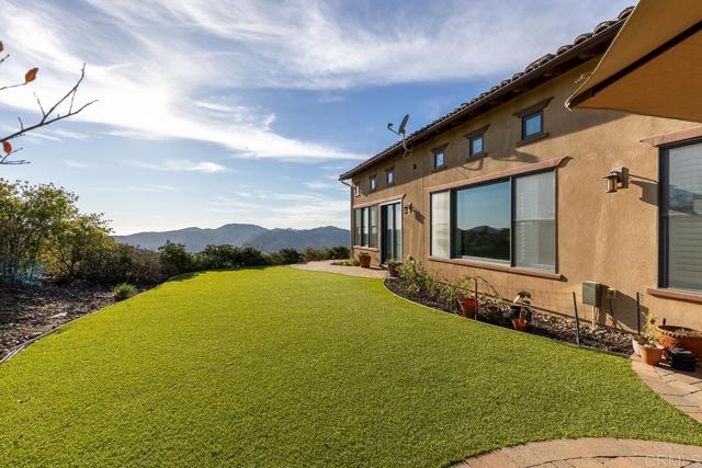29472 Welk Highland Dr., Escondido CA: https://media.crmls.org/mediaz/b1505fdc-6027-4917-8f59-183352da67fa.jpg