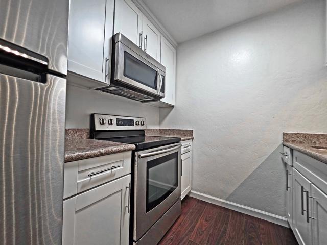 980 Kiely Boulevard, Santa Clara CA: https://media.crmls.org/mediaz/b150b5a0-b970-482f-876f-65cb6d5cca64.jpg