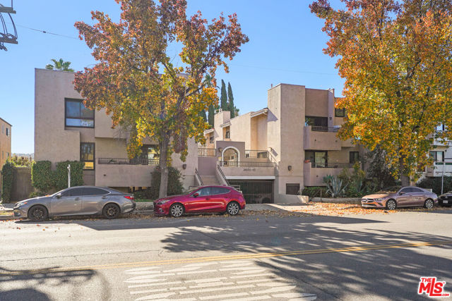 14634 Magnolia Boulevard, 7 photo 1