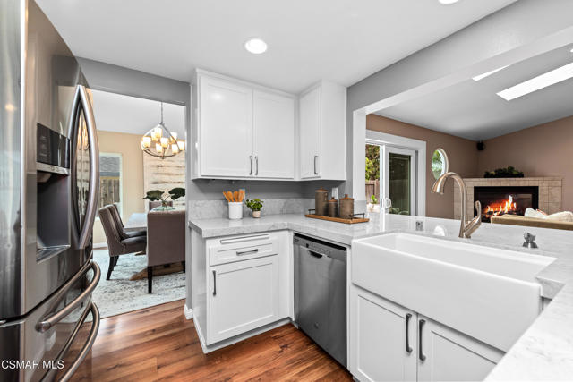 719 Westfield Court, Ventura CA: https://media.crmls.org/mediaz/b15162a9-1a5c-4f15-9846-89b94ca598c1.jpg