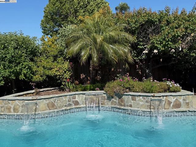 4301 Norris Rd, Fremont CA: https://media.crmls.org/mediaz/b1520efe-2755-483c-bae3-e8944b3cebf8.jpg