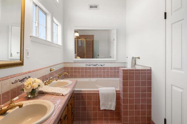 403 Santa Florita Avenue, Millbrae CA: https://media.crmls.org/mediaz/b1520fce-831b-4094-adbf-3c28ef5fe046.jpg