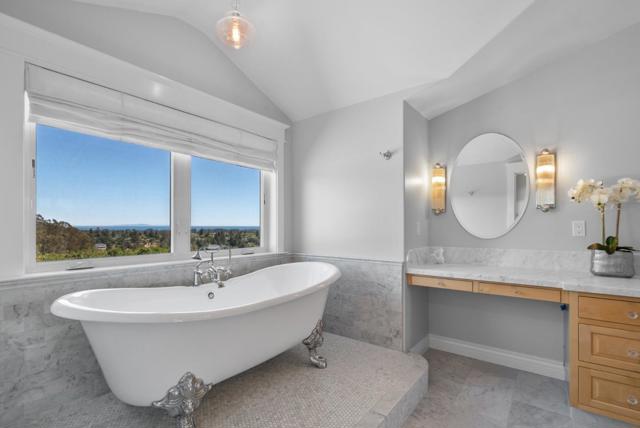 40 S Circle Drive, Santa Cruz CA: https://media.crmls.org/mediaz/b1522622-338b-4032-ba91-f51d98bfd817.jpg