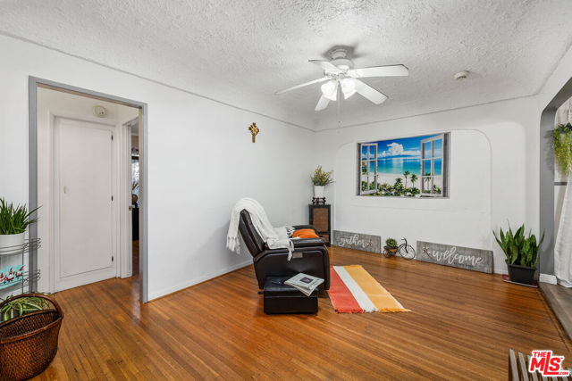 5184 Caspar Avenue, Los Angeles CA: https://media.crmls.org/mediaz/b15262e4-d04a-4cb7-873c-c11019a11f73.jpg