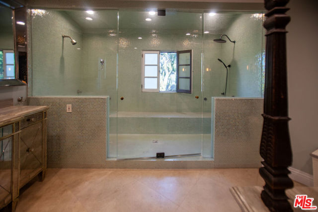 3501 Caribeth Drive, Encino CA: https://media.crmls.org/mediaz/b15266d4-77b8-4009-a498-5ef6a651d27b.jpg