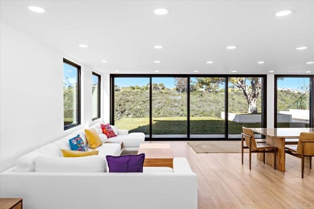 Detail Gallery Image 21 of 57 For 1560 Hawk View Dr, Encinitas,  CA 92024 - 4 Beds | 4 Baths