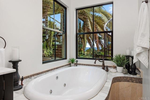 860 Nardo Road, Encinitas CA: https://media.crmls.org/mediaz/b153dd58-f1c8-4df4-9f4a-22cadefb5c2f.jpg