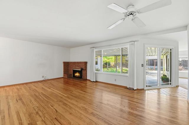 4975 Bel Escou Drive, San Jose CA: https://media.crmls.org/mediaz/b1543b67-2a91-41c4-8600-558ec8f7aecb.jpg