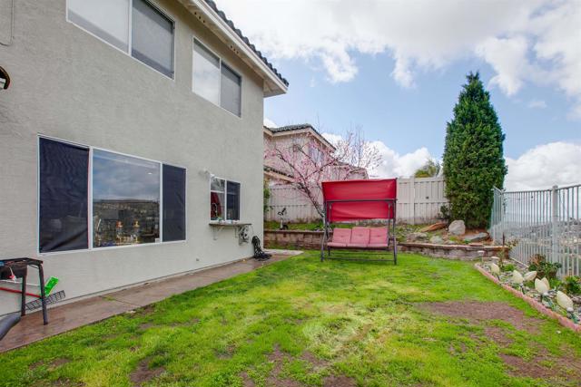 10394 Valley Waters Dr, Spring Valley CA: https://media.crmls.org/mediaz/b154bbc7-031a-411e-9064-7c352872f1f3.jpg