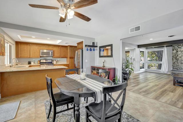 Detail Gallery Image 9 of 35 For 10743 Flambeau Pl, La Mesa,  CA 91941 - 4 Beds | 2 Baths