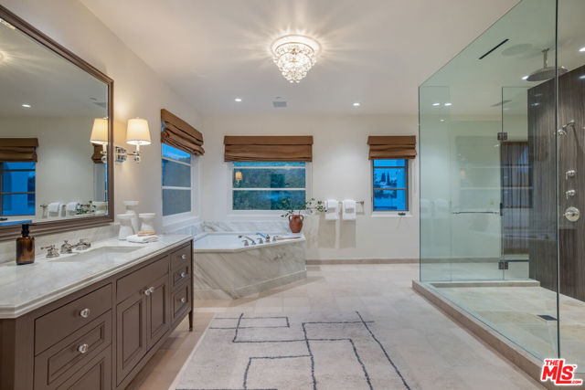 706 N Crescent Drive, Beverly Hills CA: https://media.crmls.org/mediaz/b15704cc-9e67-4123-95a8-89a9dcebd1b1.jpg